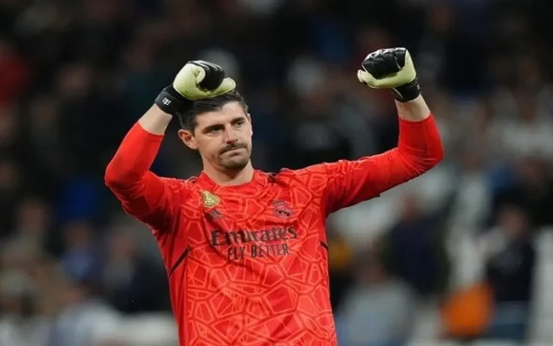 تهديد بغياب كورتوا عن مواجهة أتلتيكو مدريد عقب إصابته أمام مانشستر سيتي